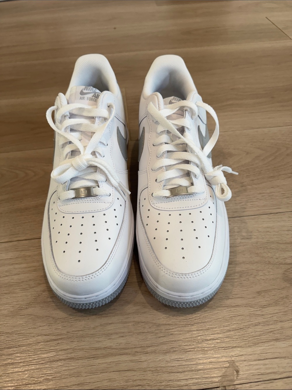 NEW Nike Air Force 1